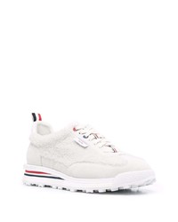 weiße Sportschuhe von Thom Browne