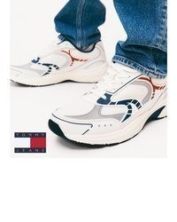 weiße Sportschuhe von Tommy Jeans