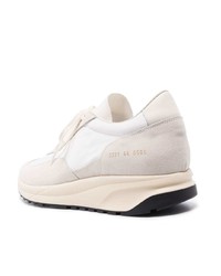 weiße Sportschuhe von Common Projects