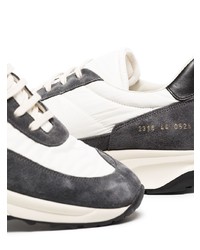 weiße Sportschuhe von Common Projects