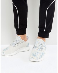 weiße Turnschuhe von adidas