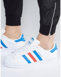 weiße Turnschuhe von adidas