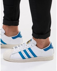 weiße Turnschuhe von adidas