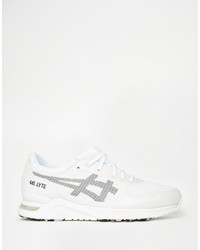 weiße Turnschuhe von Asics