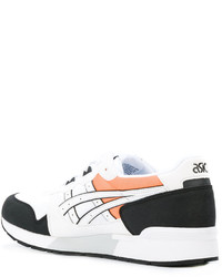 weiße Turnschuhe von Asics