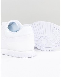 weiße Turnschuhe von Lacoste