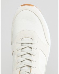 weiße Turnschuhe von Lacoste