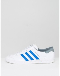 weiße Turnschuhe von adidas