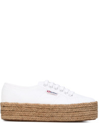 weiße Turnschuhe von Superga