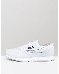 weiße Turnschuhe von Fila