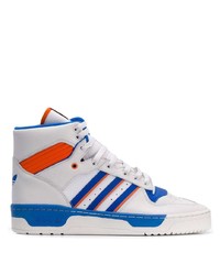 weiße und blaue hohe Sneakers aus Leder von adidas