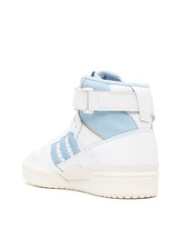 weiße und blaue hohe Sneakers aus Leder von adidas