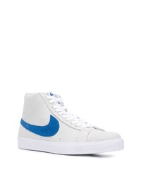 weiße und blaue hohe Sneakers aus Wildleder von Nike