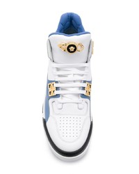 weiße und blaue hohe Sneakers von Versace