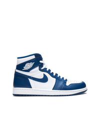 weiße und blaue hohe Sneakers von Jordan