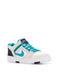 weiße und blaue Leder niedrige Sneakers von Nike