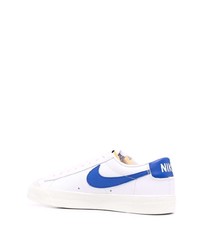 weiße und blaue Leder niedrige Sneakers von Nike