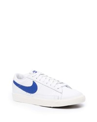 weiße und blaue Leder niedrige Sneakers von Nike