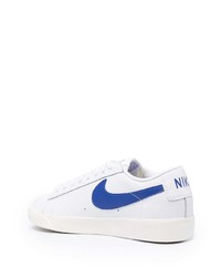 weiße und blaue Leder niedrige Sneakers von Nike