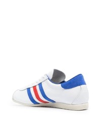 weiße und blaue Leder niedrige Sneakers von adidas