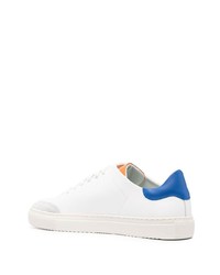 weiße und blaue Leder niedrige Sneakers von Axel Arigato
