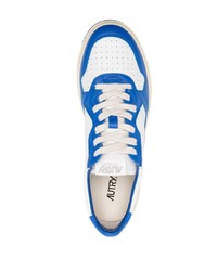 weiße und blaue Leder niedrige Sneakers von AUTRY