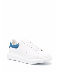 weiße und blaue Leder niedrige Sneakers von Alexander McQueen