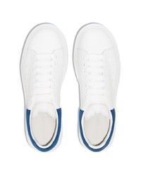 weiße und blaue Leder niedrige Sneakers von Alexander McQueen