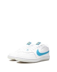 weiße und blaue Leder niedrige Sneakers von Nike