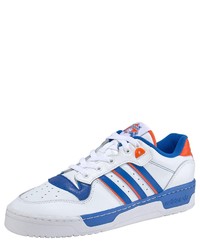 weiße und blaue niedrige Sneakers von adidas Originals