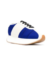 weiße und blaue niedrige Sneakers von Marni