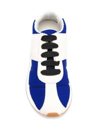 weiße und blaue niedrige Sneakers von Marni