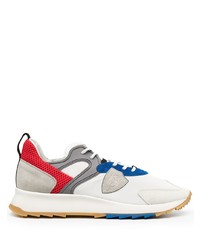 weiße und blaue Sportschuhe von Philippe Model Paris