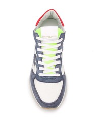 weiße und blaue Sportschuhe von Philippe Model Paris