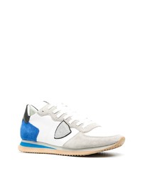 weiße und blaue Sportschuhe von Philippe Model Paris