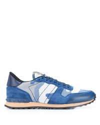 weiße und blaue Sportschuhe von Valentino Garavani