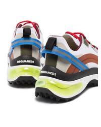 weiße und braune Sportschuhe von DSQUARED2