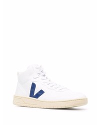 weiße und dunkelblaue hohe Sneakers aus Leder von Veja