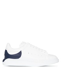 weiße und dunkelblaue Leder niedrige Sneakers von Alexander McQueen