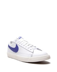 weiße und dunkelblaue Leder niedrige Sneakers von Nike