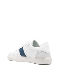 weiße und dunkelblaue Leder niedrige Sneakers von Axel Arigato