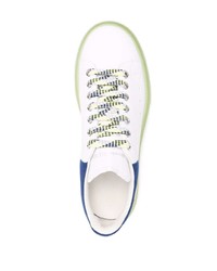 weiße und dunkelblaue Leder niedrige Sneakers von Alexander McQueen