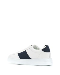 weiße und dunkelblaue Leder niedrige Sneakers von Emporio Armani