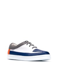 weiße und dunkelblaue Leder niedrige Sneakers von Camper