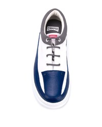 weiße und dunkelblaue Leder niedrige Sneakers von Camper