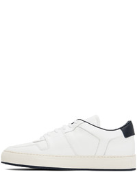 weiße und dunkelblaue Leder niedrige Sneakers von Common Projects