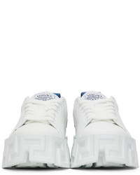 weiße und dunkelblaue Leder niedrige Sneakers von Versace