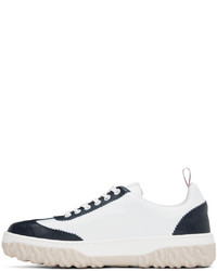 weiße und dunkelblaue Leder niedrige Sneakers von Thom Browne