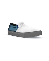 weiße und dunkelblaue Slip-On Sneakers