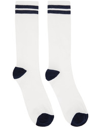 weiße und dunkelblaue Socken von Ernest W. Baker